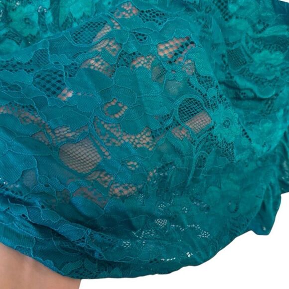 Torrid Aqua Blue/Green Stretch Lace Crew Neck Cinch Side Tee Size 2 2XL - Picture 11 of 14